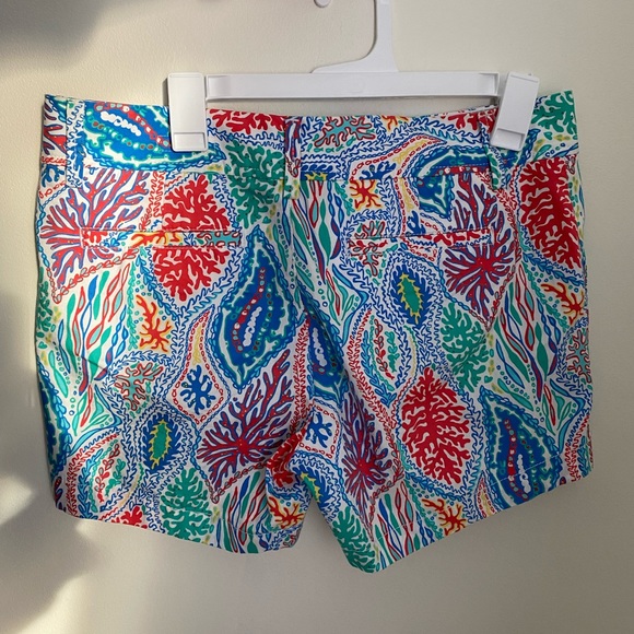 GOOD AS NEW: Lily Pulitzer Callahan Short. Cute and comfortable shorts! - Picture 2 of 2
